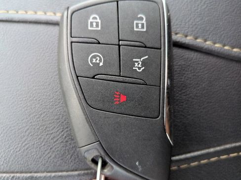 Used 2025 GMC Acadia Elevation FWD image 31