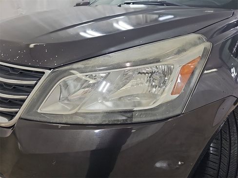 Used 2017 Chevrolet Traverse LT image 37