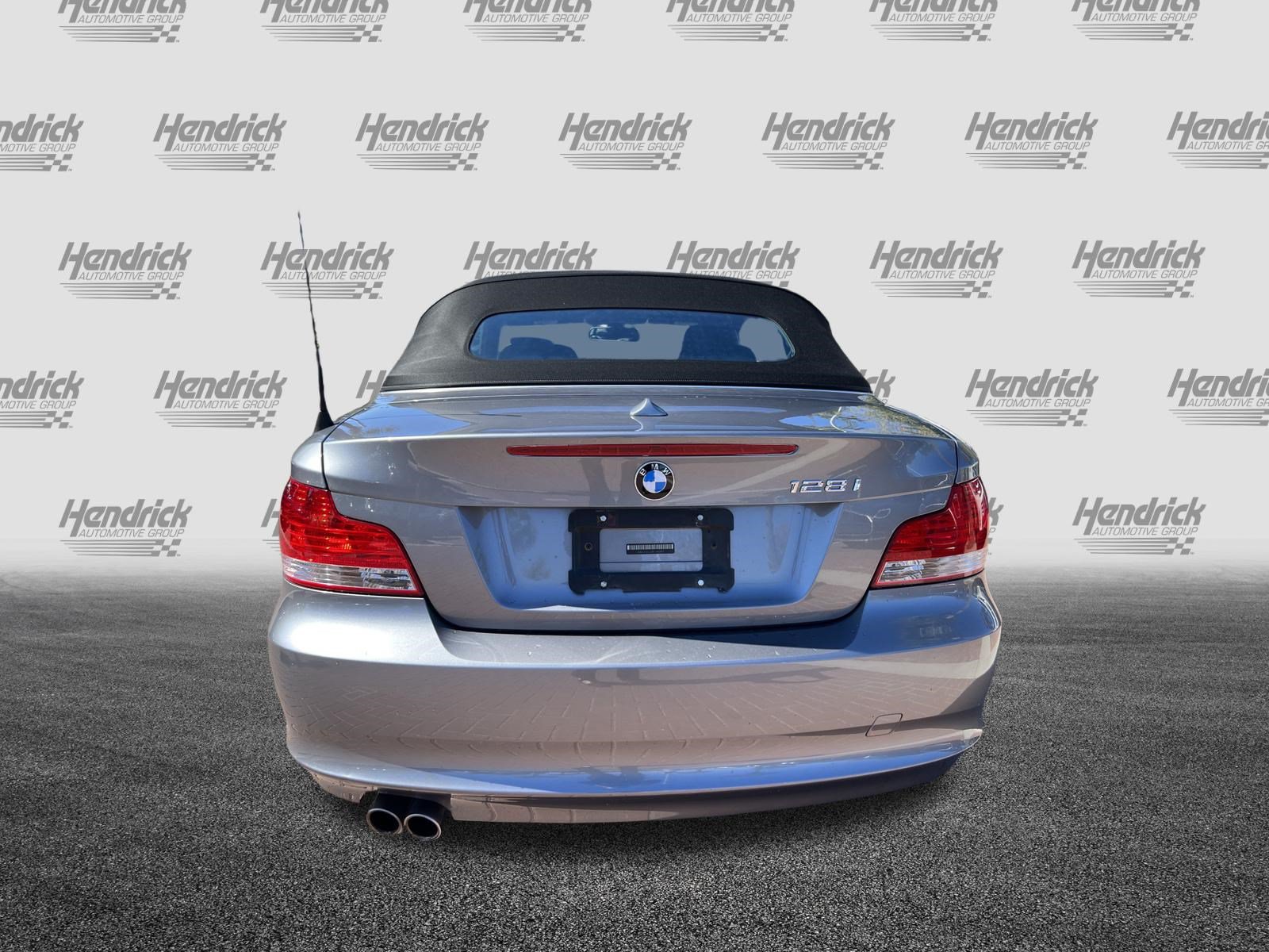 Used 2011 BMW 128i Convertible RWD image 9