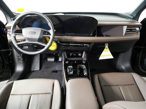 New 2027 Audi Q6 e-tron Premium image 19