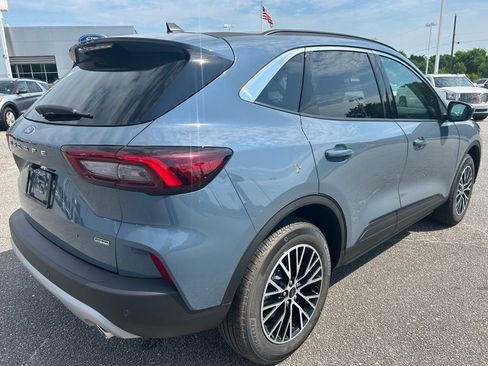 New 2024 Ford Escape Base image 6