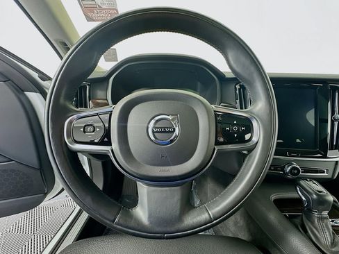 Used 2019 Volvo S90 T5 Momentum image 37