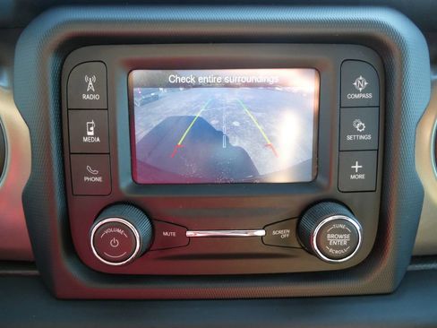 Used 2018 Jeep Wrangler Unlimited Sport AWD/4WD image 30