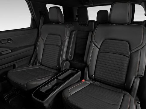 Used 2023 Nissan Pathfinder Platinum AWD/4WD image 11