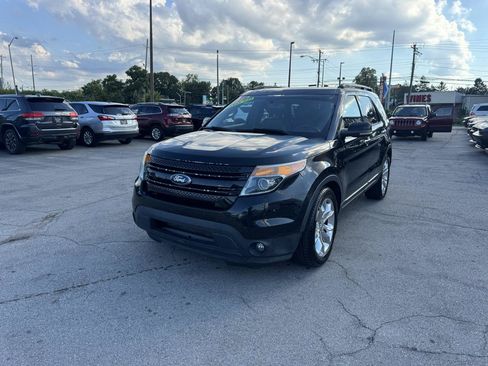 Used 2014 Ford Explorer XLT w/ Equipment Group 202A FWD image 7
