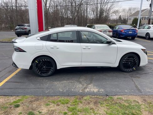 New 2026 Nissan Sentra SR w/ Floor Mat Package image 7