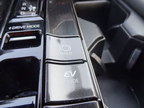 Used 2024 Toyota Crown AWD/4WD image 13