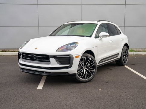 New 2026 Porsche Macan image 1