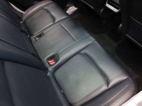 Used 2021 Tesla Model Y 2WD image 31