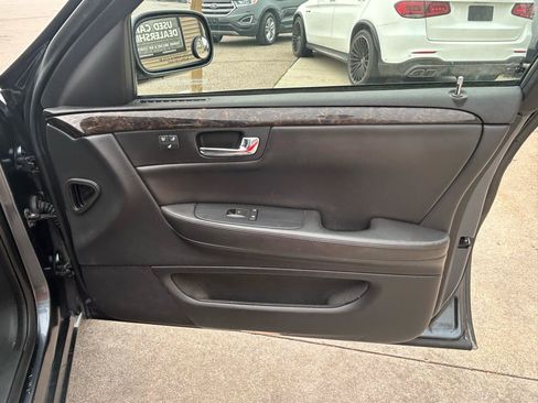 Used 2010 Cadillac DTS Luxury FWD image 16