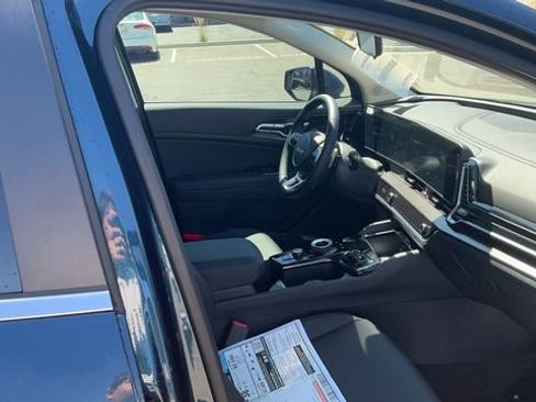 Certified 2025 Kia Sportage EX AWD/4WD image 30