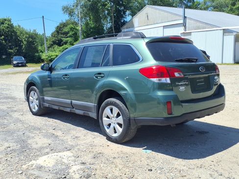 Used 2010 Subaru Outback 2.5i Premium AWD/4WD image 6