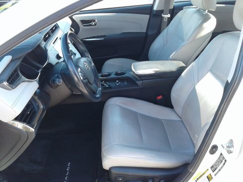 Used 2018 Toyota Avalon Limited image 14