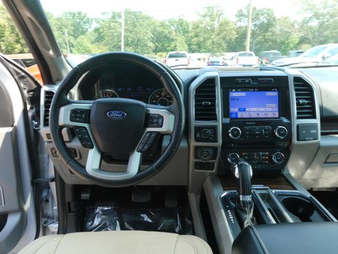 Used 2017 Ford F150 Lariat w/ Equipment Group 501A Mid AWD/4WD image 15