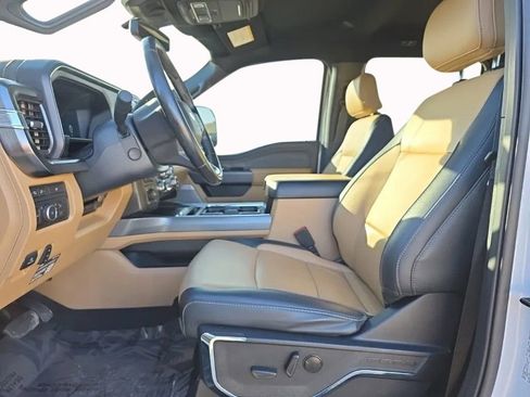 Used 2023 Ford F250 Lariat w/ Chrome Package image 17