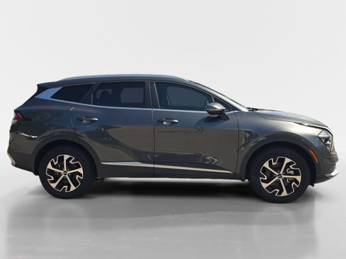 Used 2023 Kia Sportage EX AWD/4WD image 7