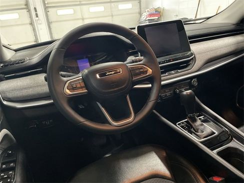 Used 2022 Jeep Compass Latitude image 17