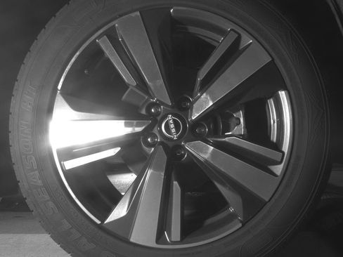 Certified 2023 Nissan Rogue Platinum FWD image 14