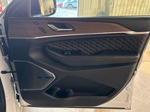 Used 2023 Jeep Grand Cherokee L Summit w/ Advanced Protech Group IV image 20