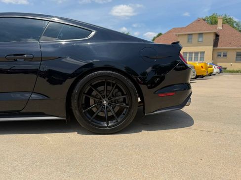 Used 2017 Ford Mustang GT Premium w/ Equipment Group 401A RWD image 7