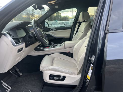 Used 2020 BMW X7 M50i image 16
