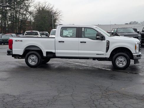 New 2026 Ford F250 XL w/ XL Chrome Package image 3