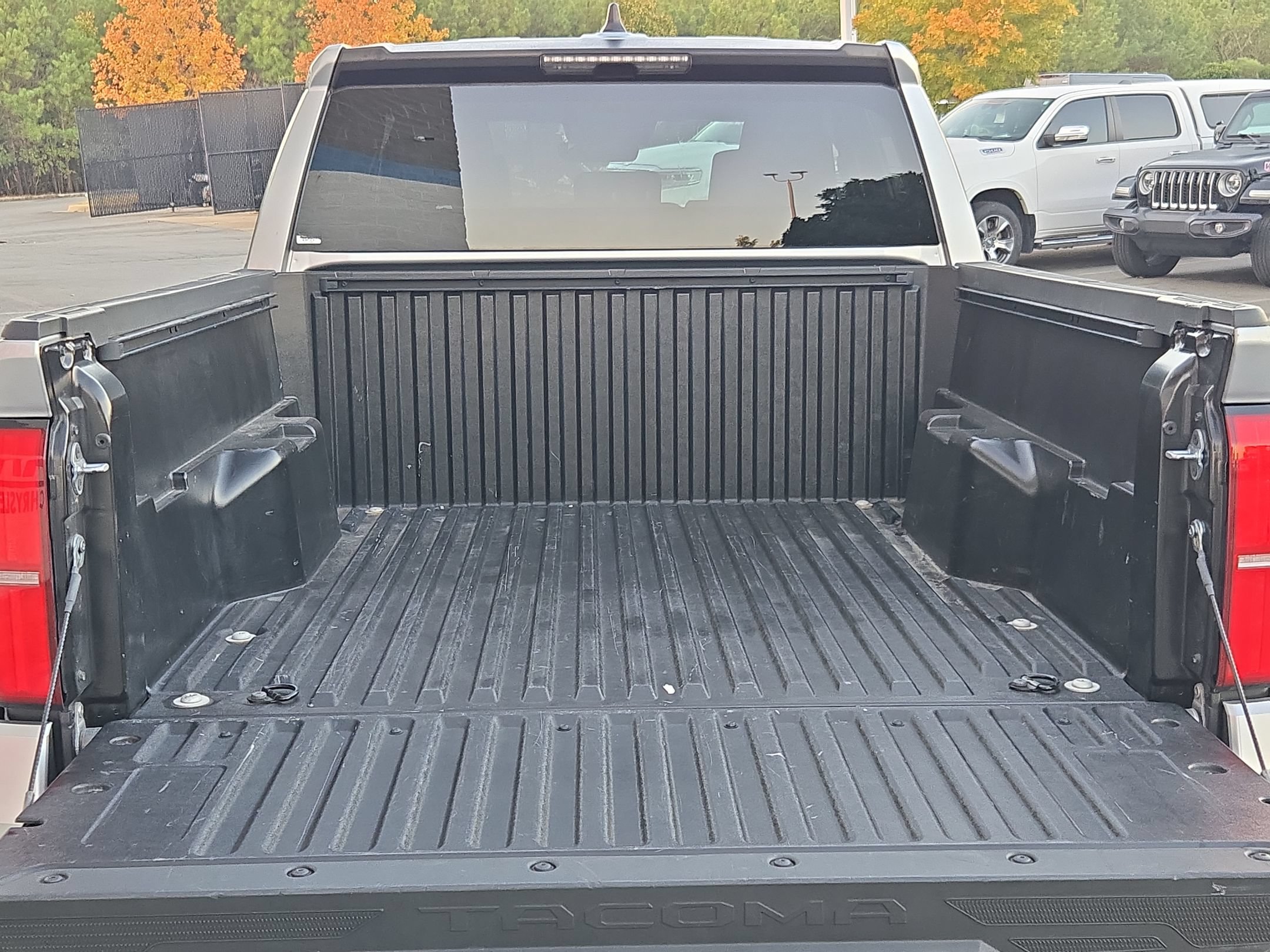 Used 2024 Toyota Tacoma SR5 RWD image 17