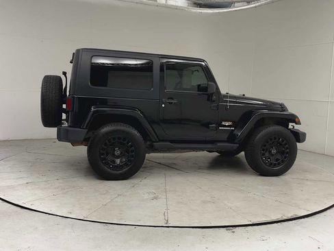 Used 2010 Jeep Wrangler Sahara AWD/4WD image 3