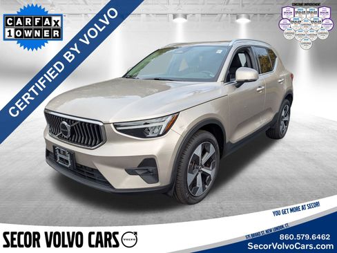 Certified 2023 Volvo XC40 B5 Plus image 1