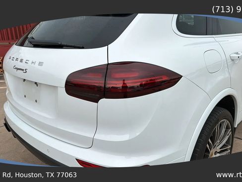 Used 2016 Porsche Cayenne S image 17