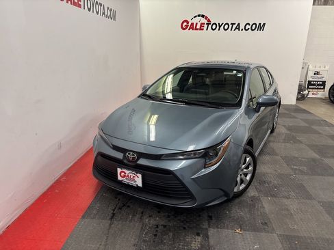 Used 2024 Toyota Corolla LE image 2