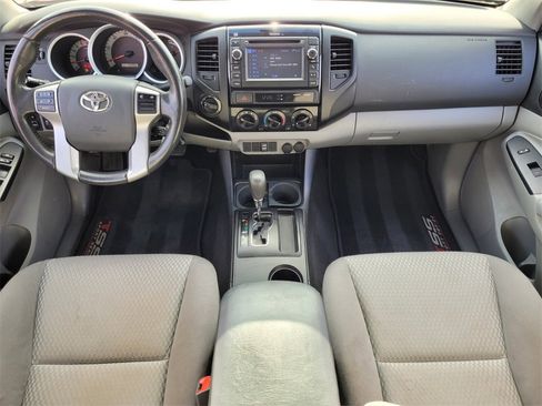 Used 2013 Toyota Tacoma Base image 8