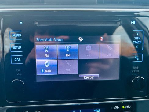 Used 2018 Toyota Corolla LE image 20