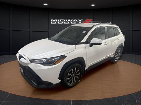 Used 2024 Toyota Corolla Cross AWD Hybrid image 2