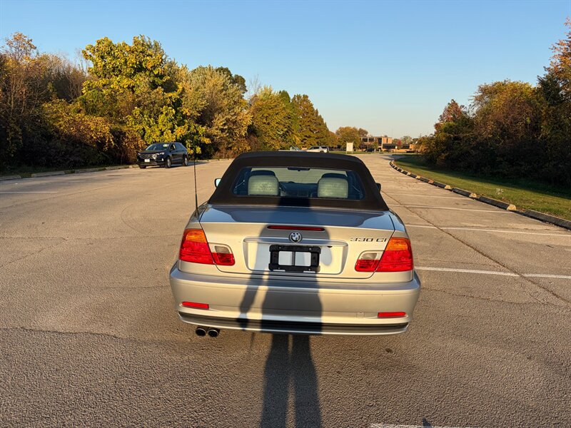 Used 2001 BMW 330Ci Convertible RWD image 4