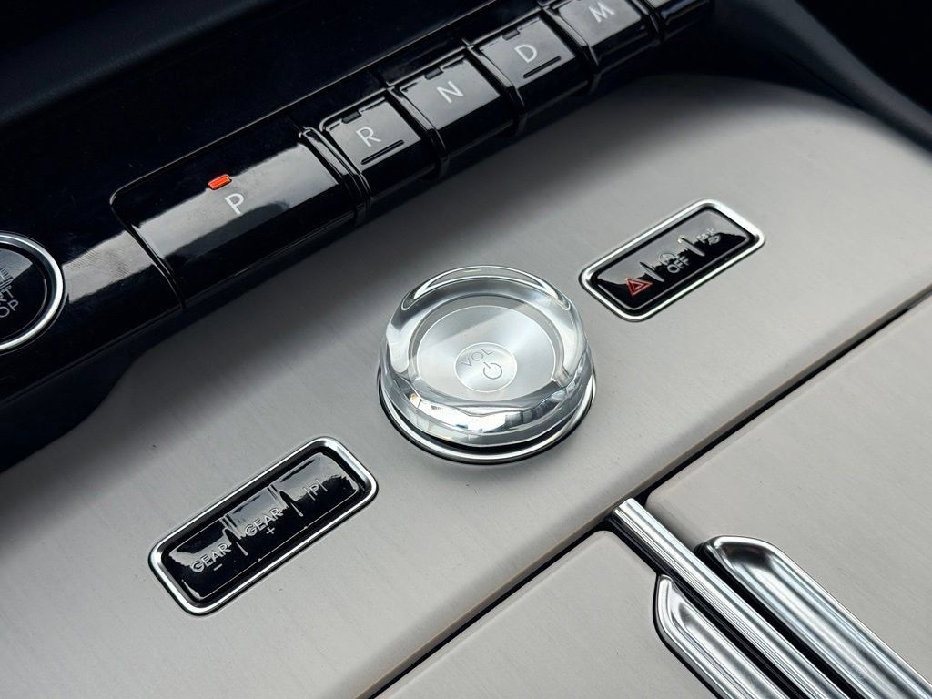 New 2027 Lincoln Navigator Premiere AWD/4WD image 17