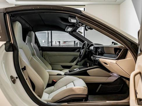 Certified 2024 Porsche 911 Targa 4S image 23