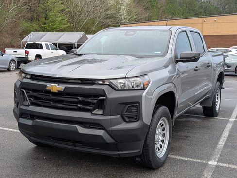 Used 2023 Chevrolet Colorado W/T image 5