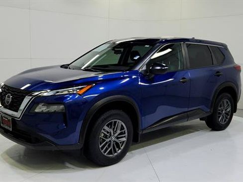 Used 2021 Nissan Rogue S FWD image 3