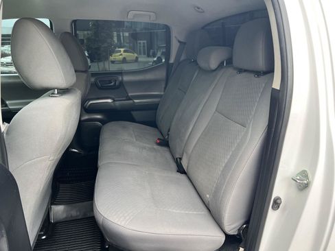 Used 2020 Toyota Tacoma SR5 w/ Technology Package AWD/4WD image 26