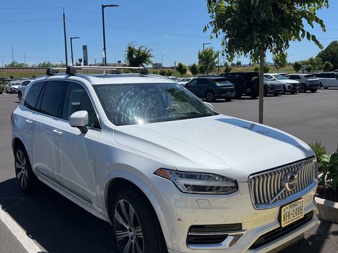 Used 2025 Volvo XC90 T8 Ultra w/ Protection Package Premier AWD/4WD image 2