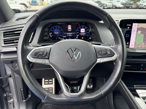 Used 2024 Volkswagen Atlas Cross Sport SEL R-Line AWD/4WD image 18