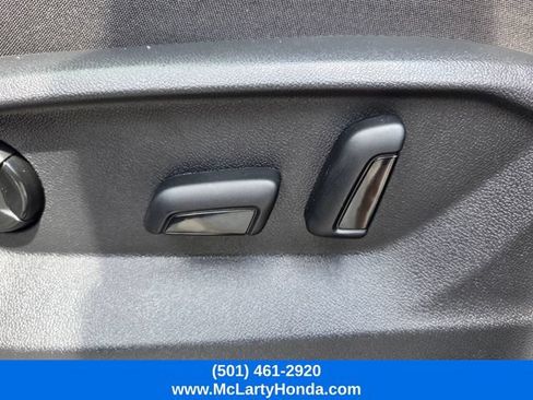 Used 2025 Volkswagen Atlas SE FWD image 19
