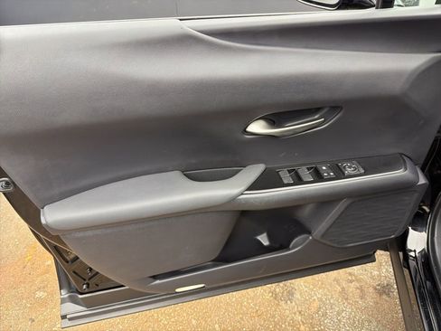 Used 2019 Lexus UX 250h image 12