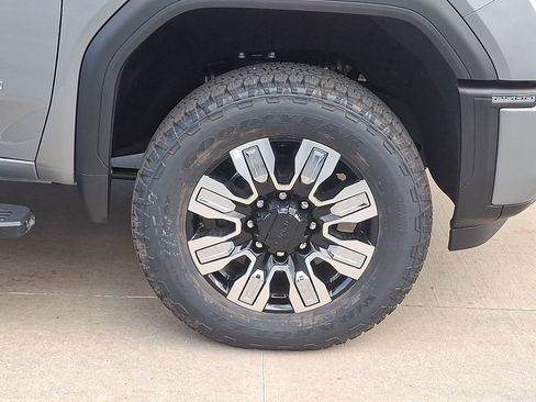 New 2026 GMC Sierra 2500 Denali w/ Denali Reserve Package image 8