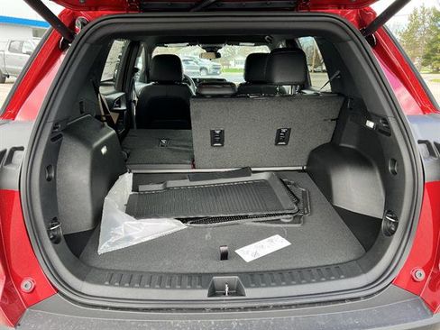 New 2026 Chevrolet Equinox ACTIV AWD/4WD image 5