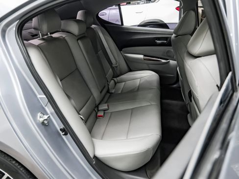 Used 2015 Acura TLX w/ Technology Package FWD image 35