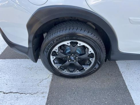 Used 2021 Subaru Crosstrek 2.0i Premium image 12