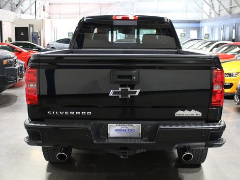 Used 2015 Chevrolet Silverado 1500 High Country w/ High Country Premium Package AWD/4WD image 10