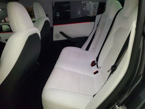Used 2025 Tesla Model 3 Long Range RWD image 12